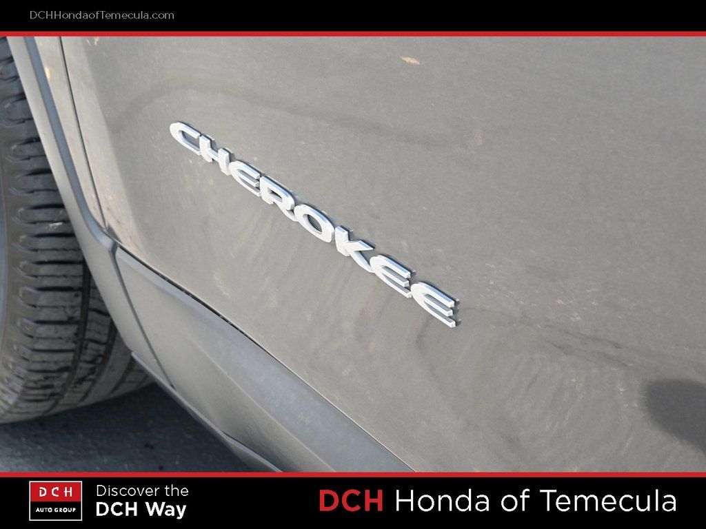 Thumbnail: 2019 Jeep Cherokee - 6