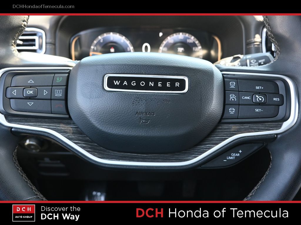 Thumbnail: 2022 Jeep Wagoneer - 18