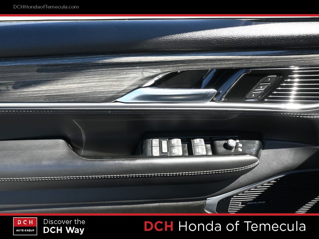 Thumbnail: 2022 Jeep Wagoneer - 22