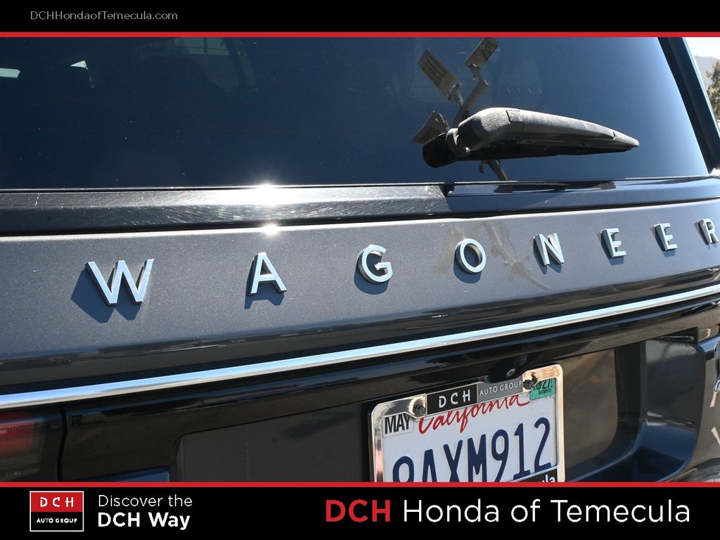 Thumbnail: 2022 Jeep Wagoneer - 17