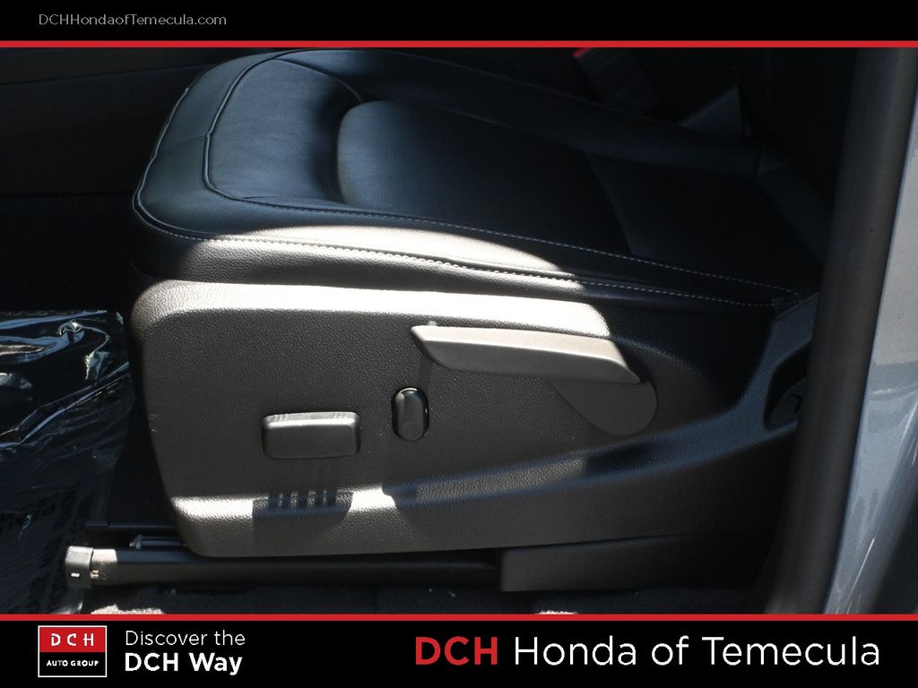 Thumbnail: 2022 Chevrolet Colorado - 23