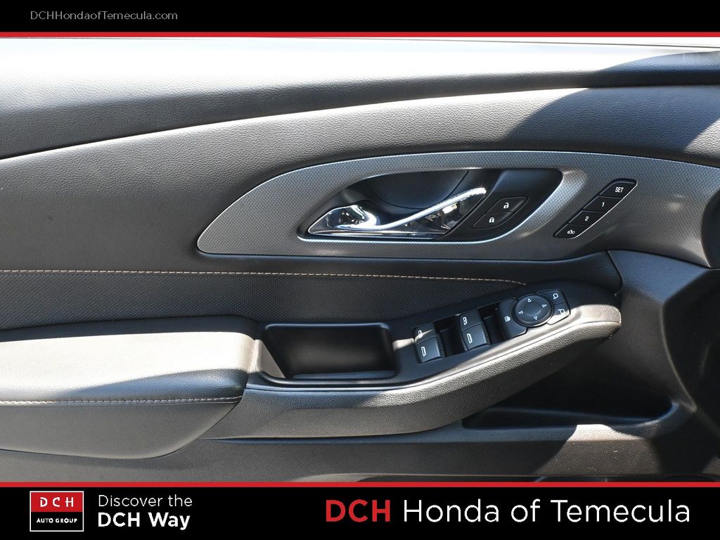 Thumbnail: 2020 Chevrolet Traverse - 21