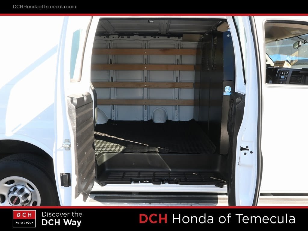 Thumbnail: 2024 GMC Savana - 22