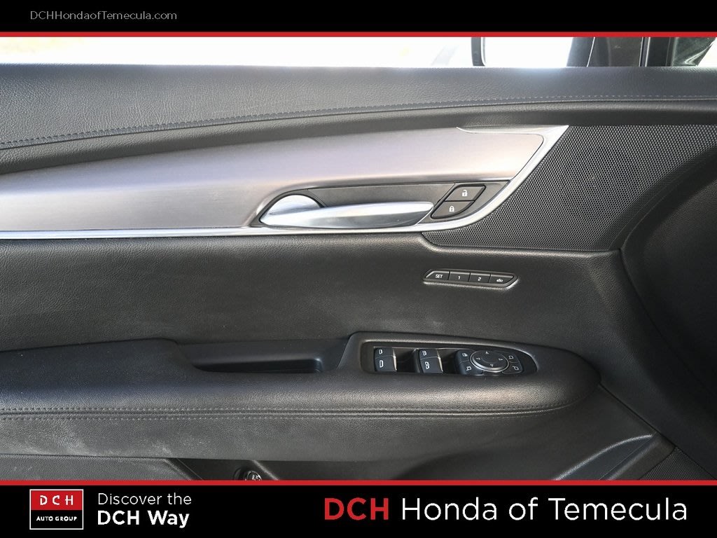Thumbnail: 2017 Cadillac XT5 - 21