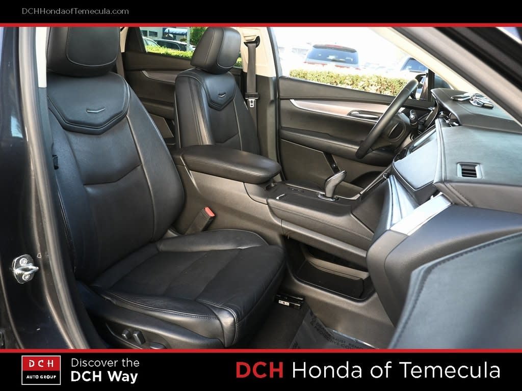 Thumbnail: 2017 Cadillac XT5 - 9