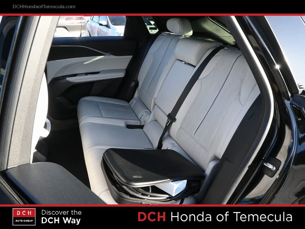 Thumbnail: 2024 Cadillac Lyriq - 9