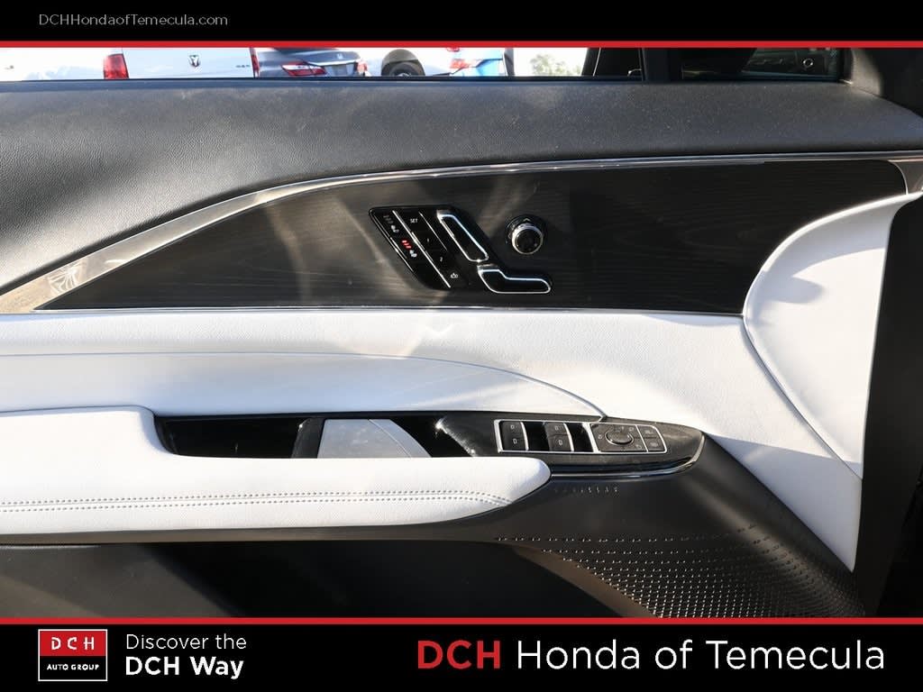 Thumbnail: 2024 Cadillac Lyriq - 21