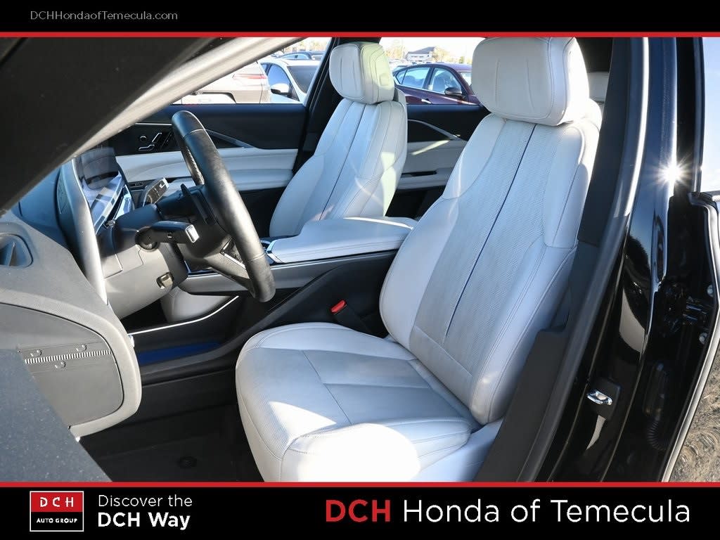 Thumbnail: 2024 Cadillac Lyriq - 7