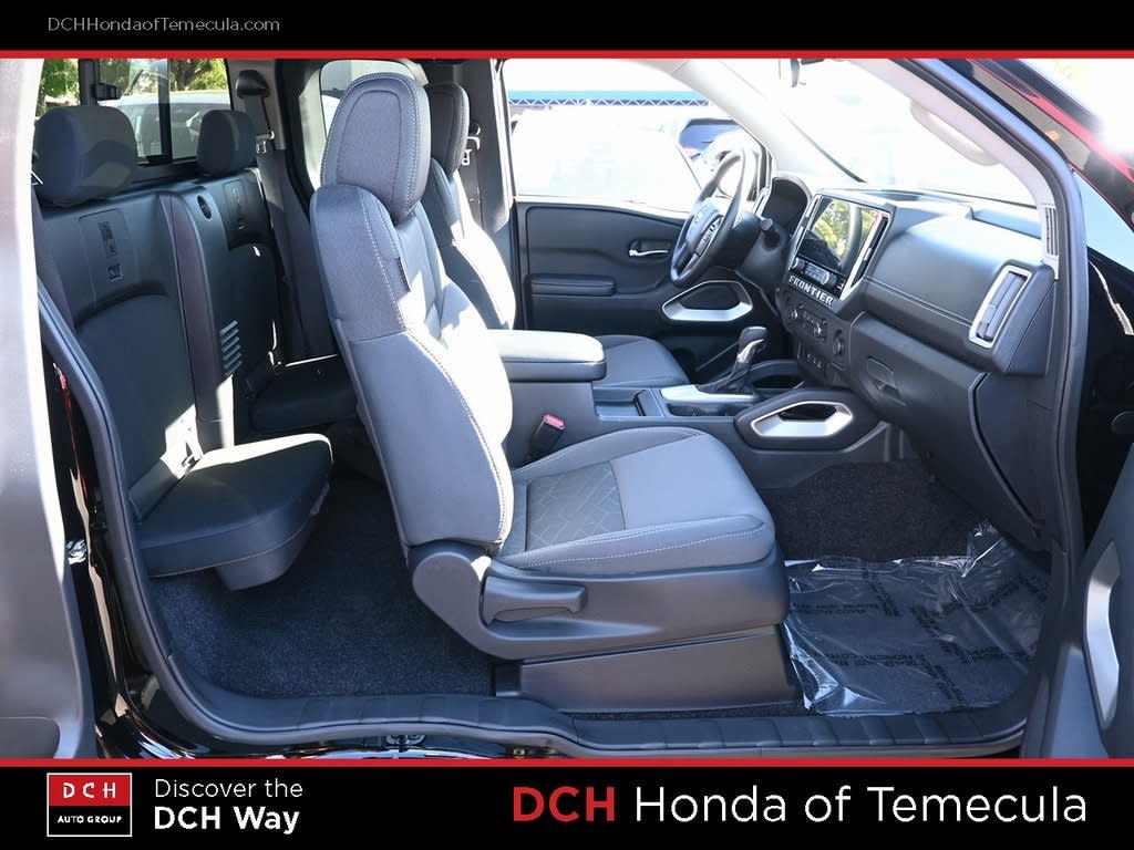 Thumbnail: 2025 Nissan Frontier - 23