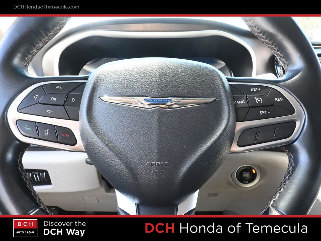 Thumbnail: 2017 Chrysler Pacifica - 17