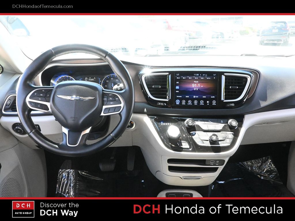 Thumbnail: 2017 Chrysler Pacifica - 2
