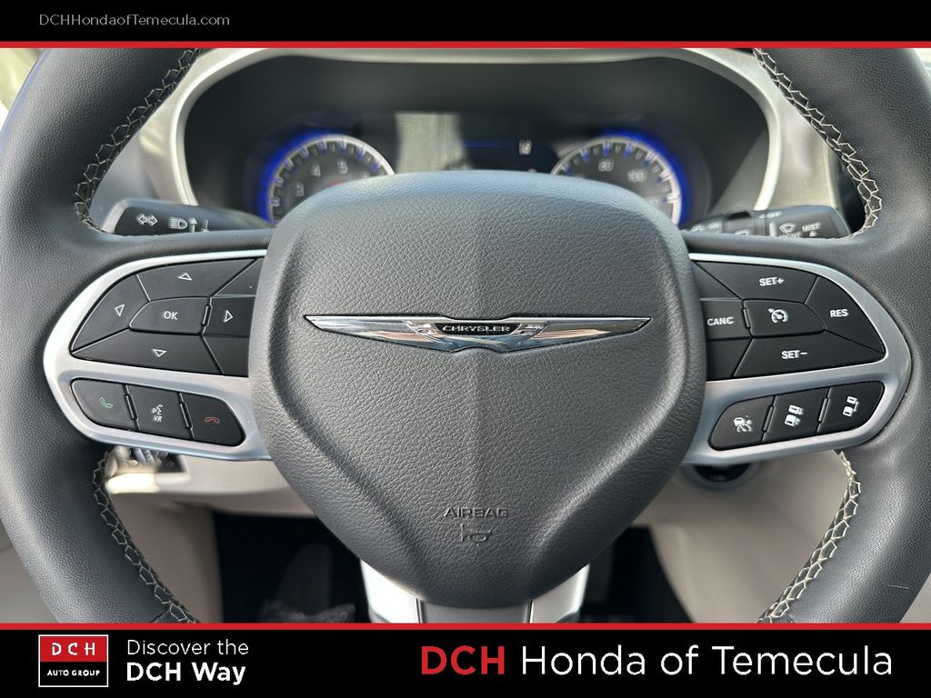 Thumbnail: 2023 Chrysler Pacifica - 18