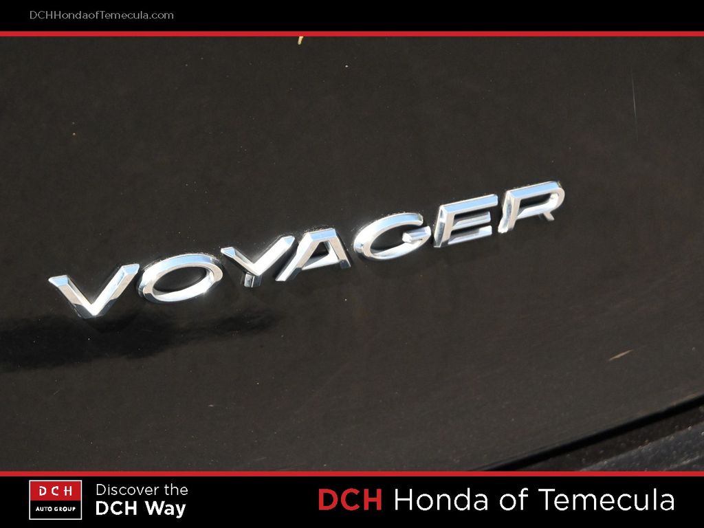 Thumbnail: 2023 Chrysler Voyager - 6