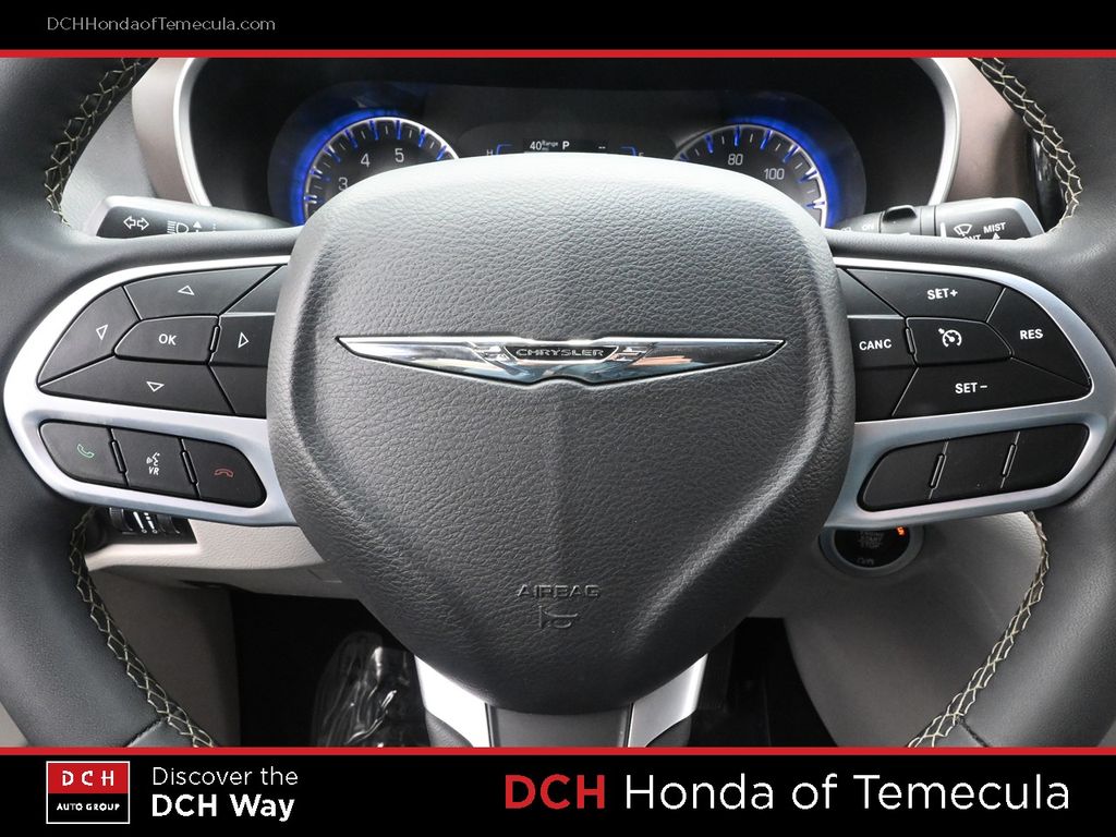 Thumbnail: 2022 Chrysler Voyager - 17