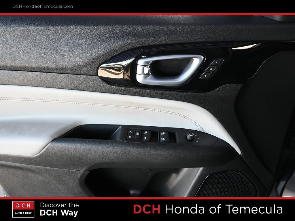 Thumbnail: 2022 Jeep Compass - 22