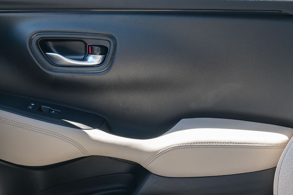 Thumbnail: 2027 Honda HR-V - 26