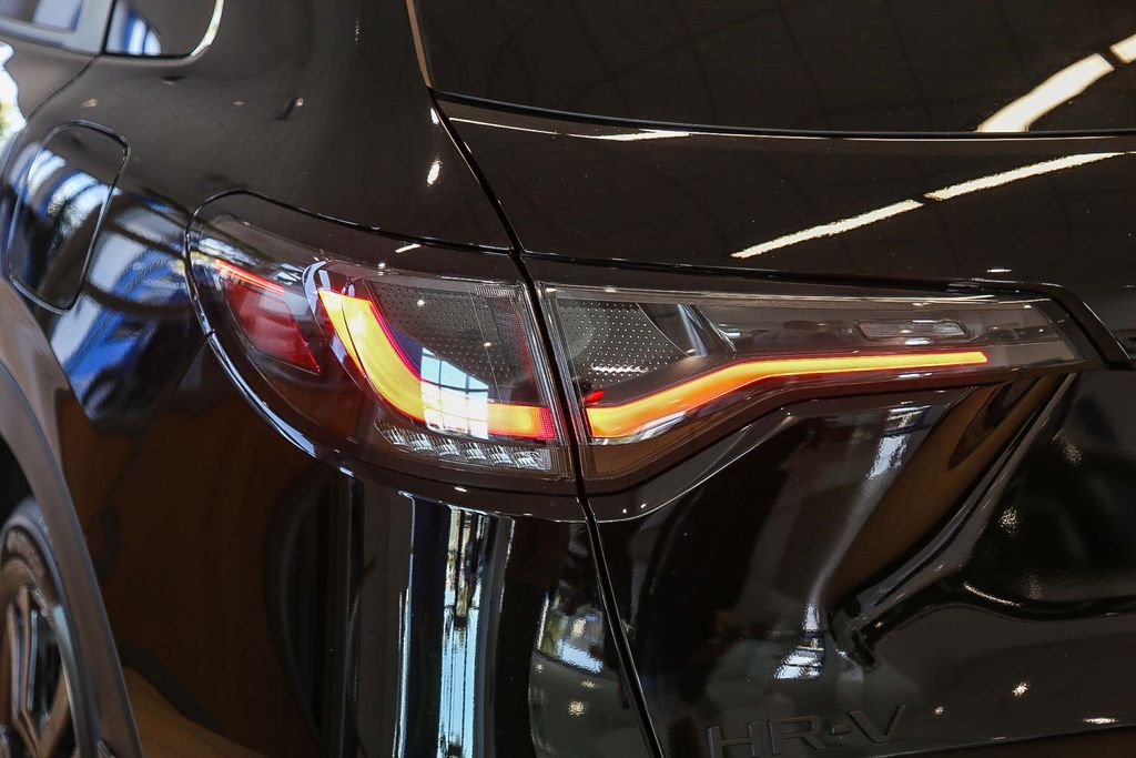 Thumbnail: 2027 Honda HR-V - 18