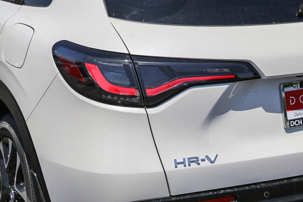 Thumbnail: 2027 Honda HR-V - 17