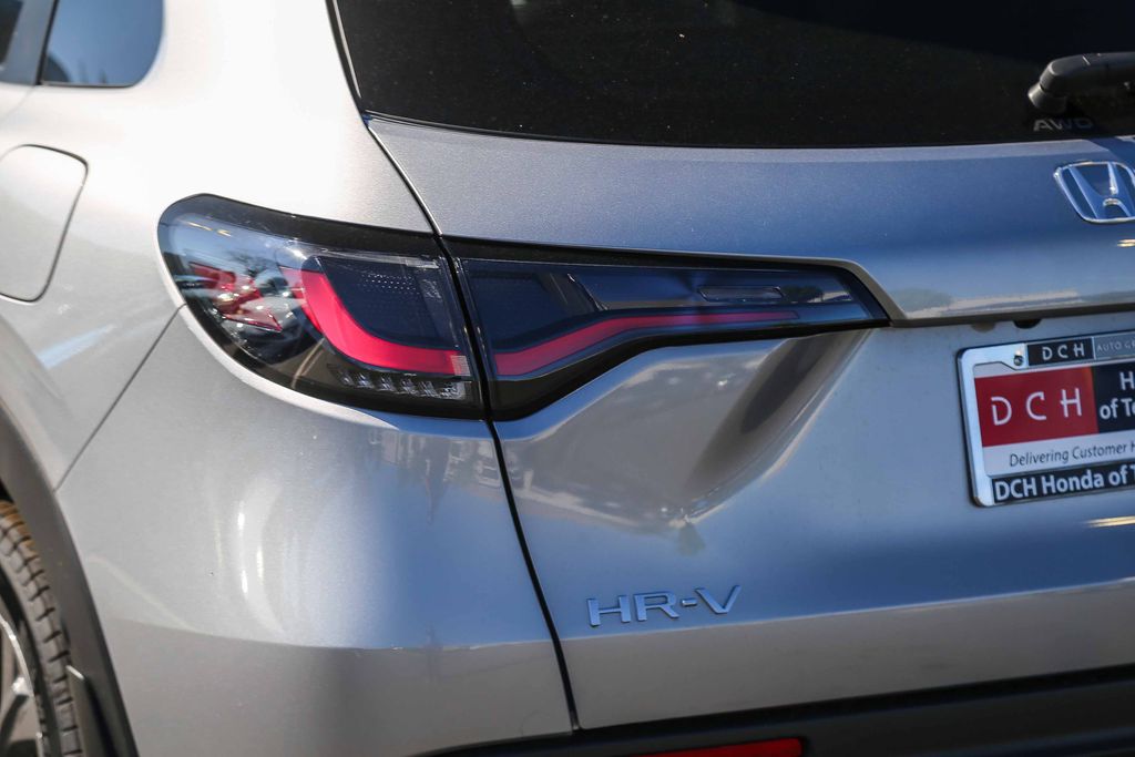 Thumbnail: 2027 Honda HR-V - 16