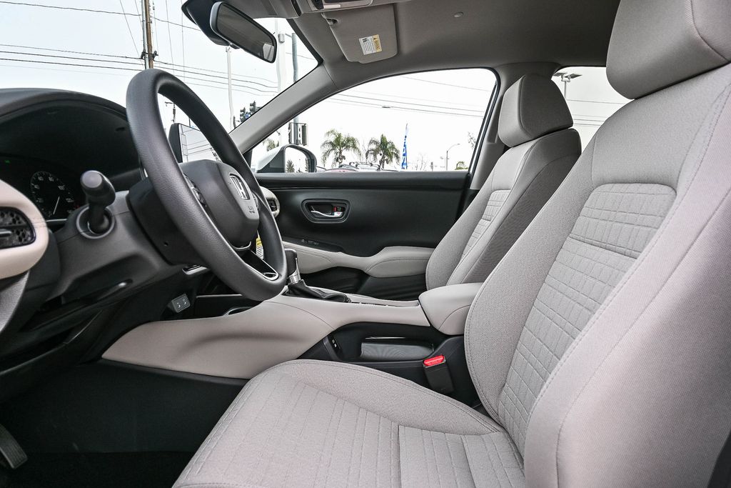 Thumbnail: 2027 Honda HR-V - 8