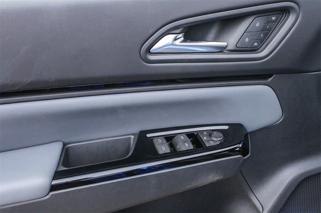 Thumbnail: 2025 Honda Prologue - 21