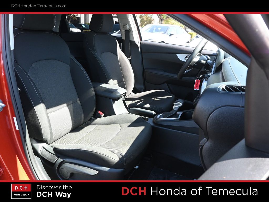 Thumbnail: 2023 Kia Forte - 10