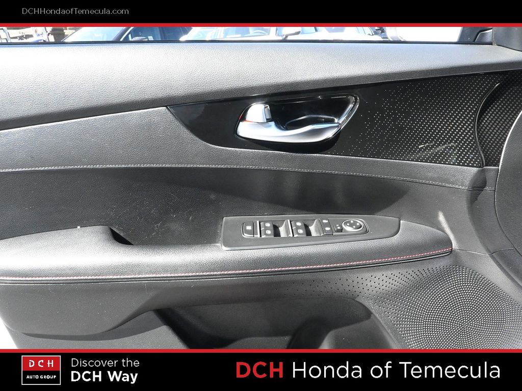 Thumbnail: 2023 Kia Forte - 22