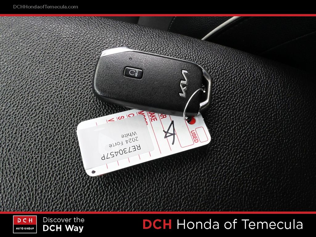 Thumbnail: 2024 Kia Forte - 16