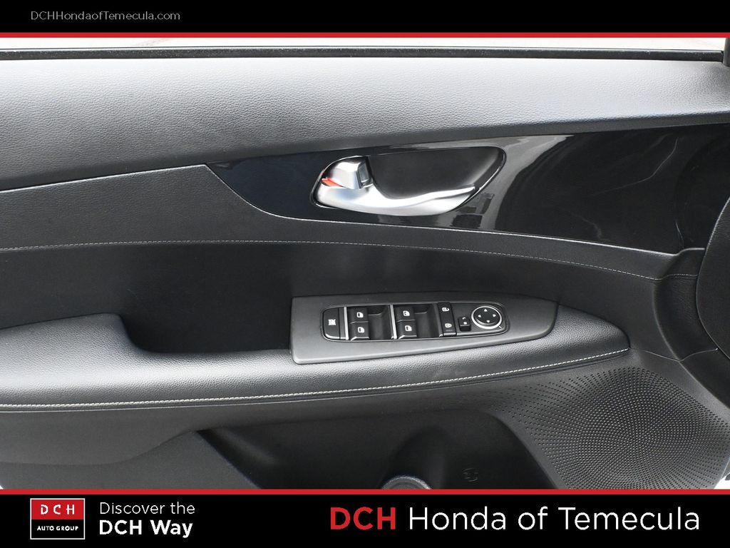 Thumbnail: 2024 Kia Forte - 22