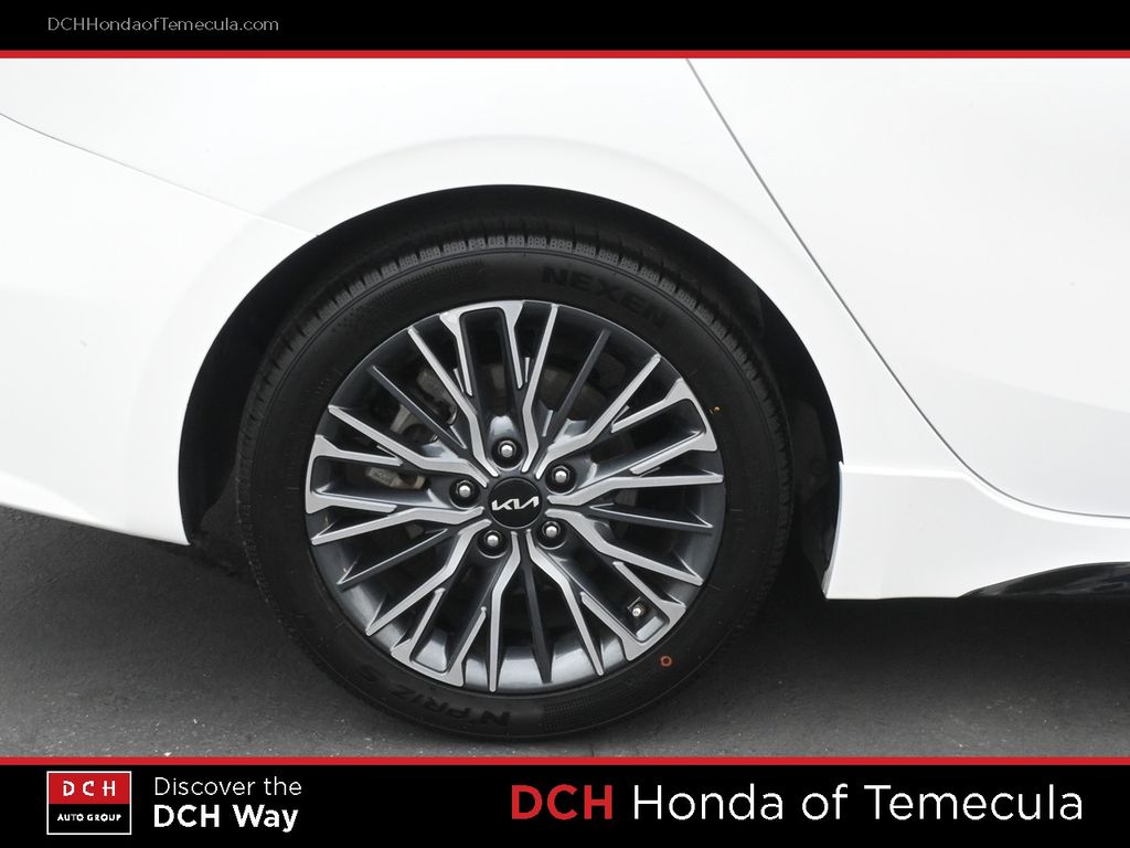 Thumbnail: 2024 Kia Forte - 7
