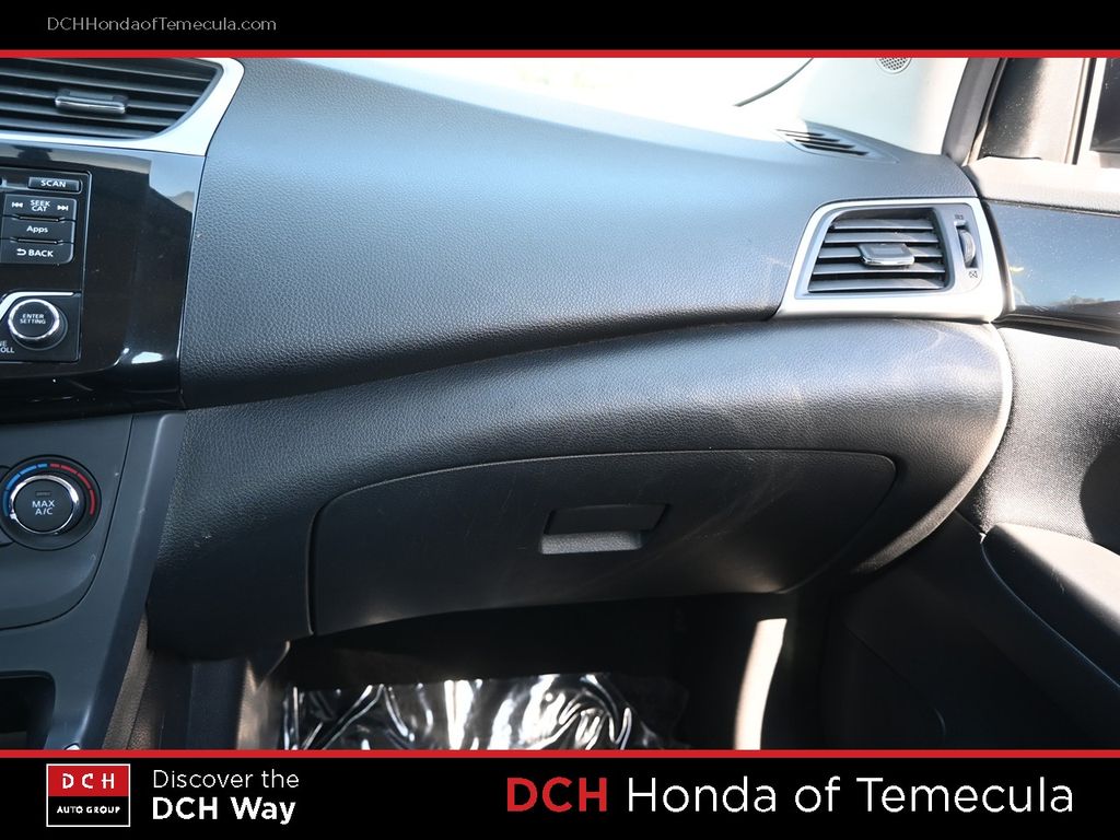 Thumbnail: 2016 Nissan Sentra - 21