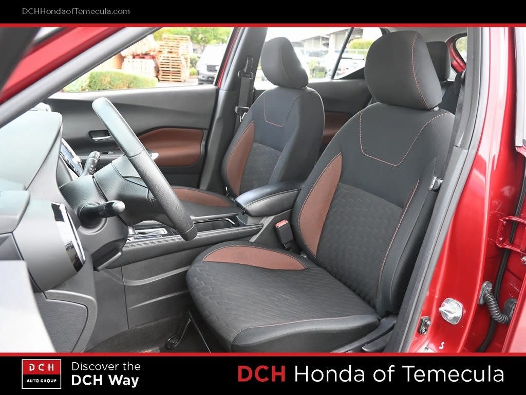 Thumbnail: 2023 Nissan Kicks - 9