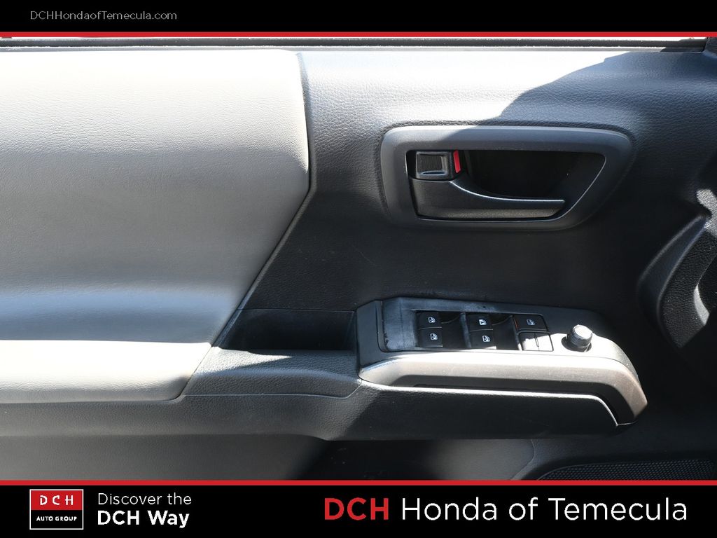Thumbnail: 2019 Toyota Tacoma - 21