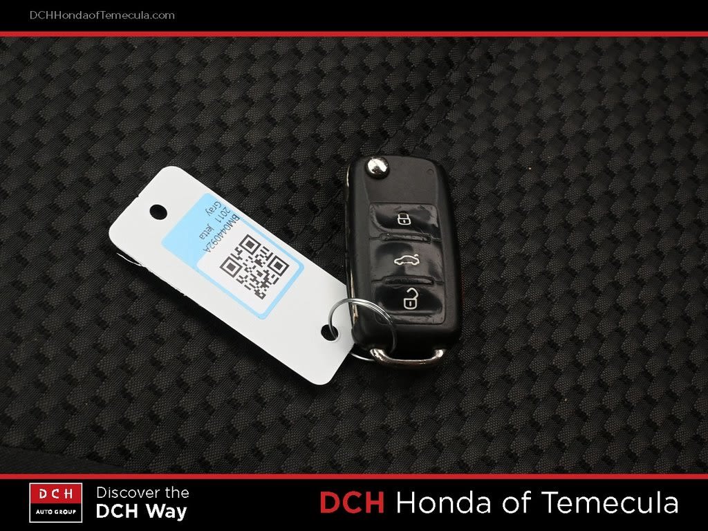 Thumbnail: 2011 Volkswagen Jetta - 15