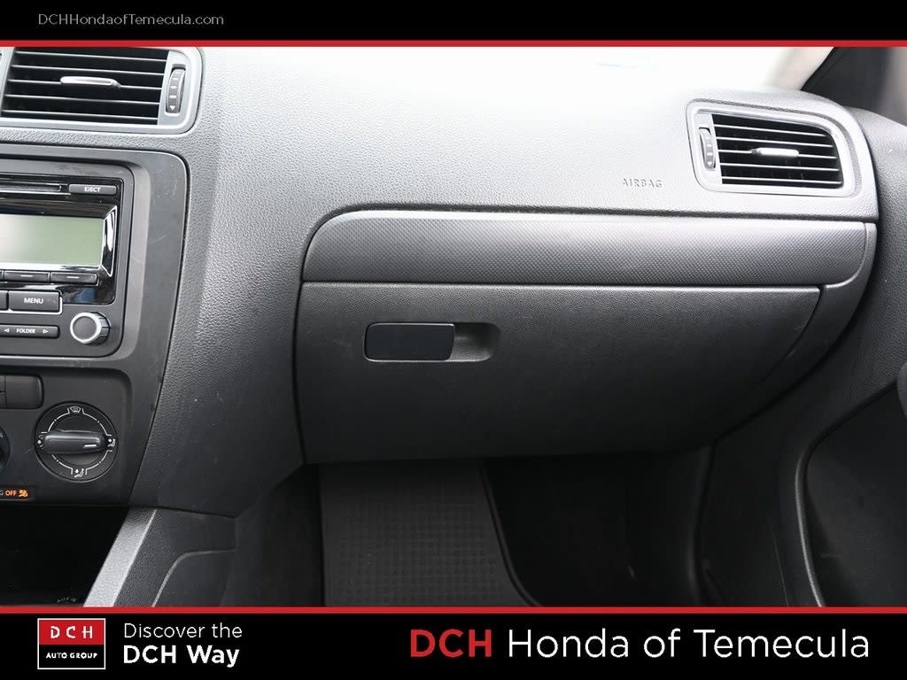 Thumbnail: 2011 Volkswagen Jetta - 19