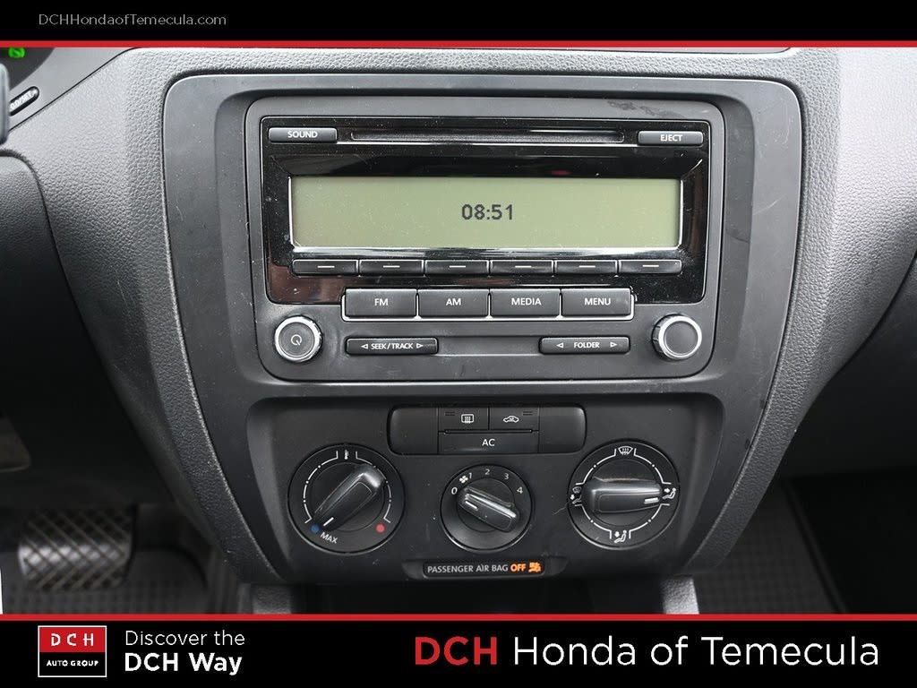 Thumbnail: 2011 Volkswagen Jetta - 11