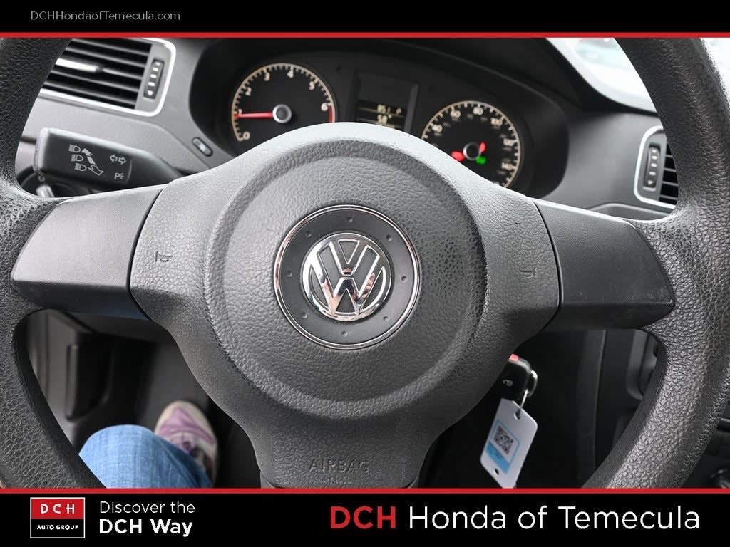 Thumbnail: 2011 Volkswagen Jetta - 18