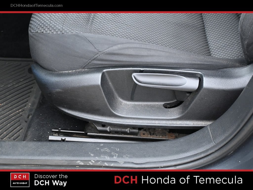 Thumbnail: 2011 Volkswagen Jetta - 21