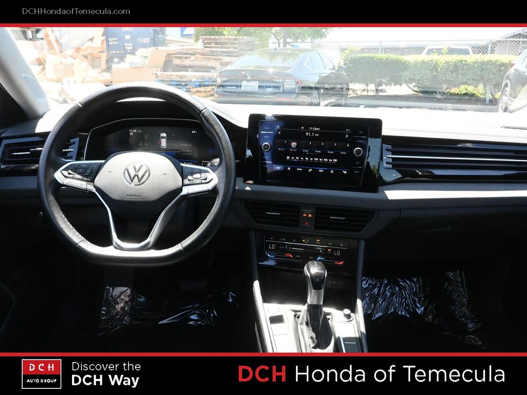 Thumbnail: 2025 Volkswagen Jetta - 2