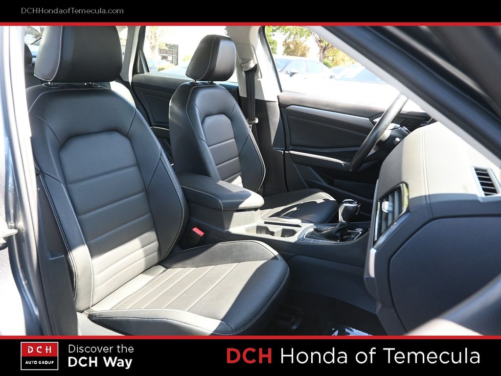 Thumbnail: 2024 Volkswagen Jetta - 10