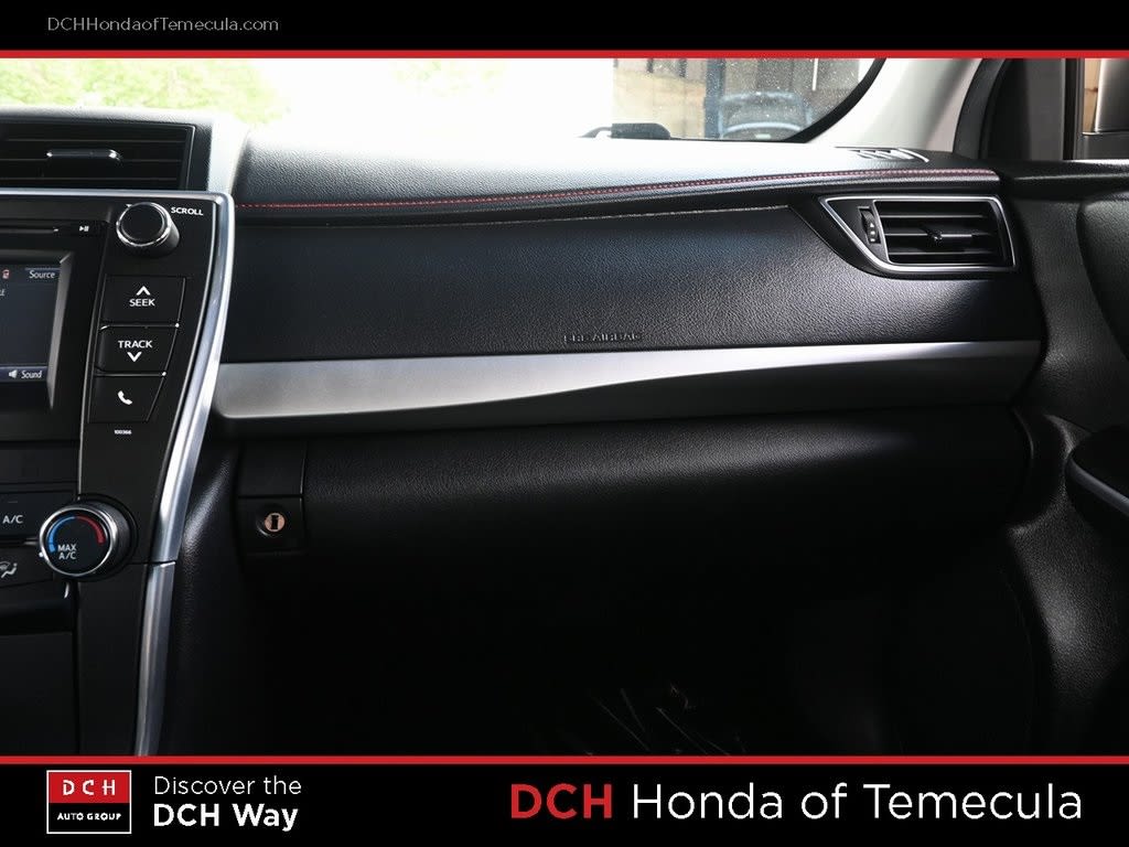 2015 Toyota Camry SE 21