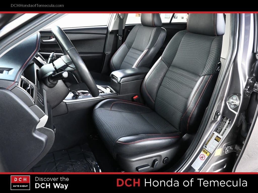 2015 Toyota Camry SE 9