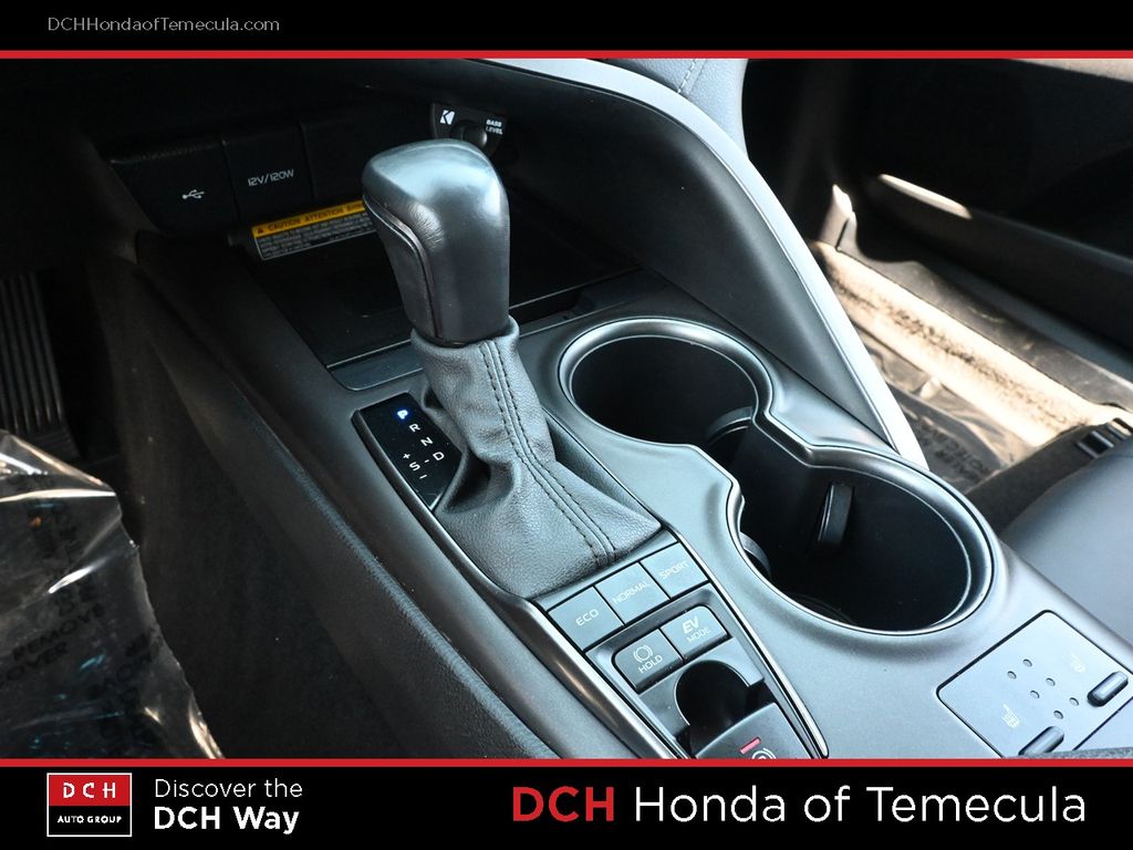 Thumbnail: 2021 Toyota Camry - 13