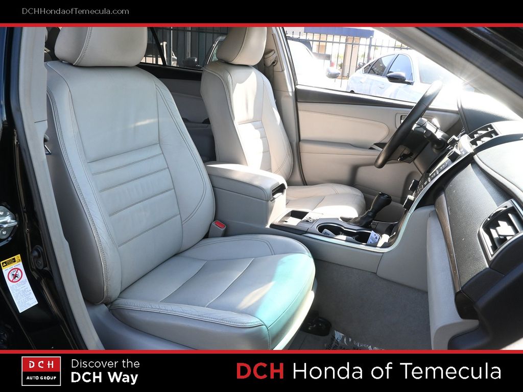 Thumbnail: 2015 Toyota Camry - 10
