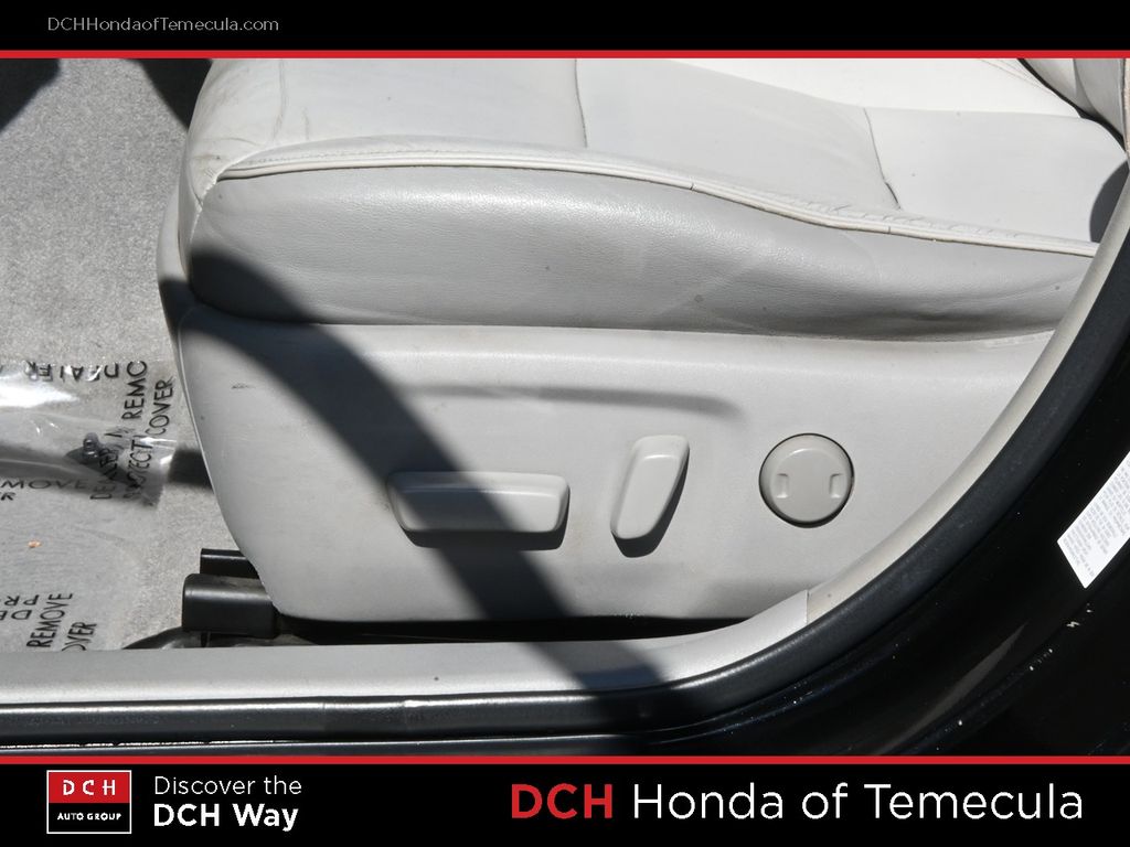 Thumbnail: 2015 Toyota Camry - 23
