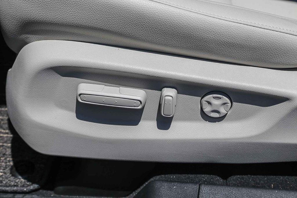 Thumbnail: 2026 Honda Odyssey - 24