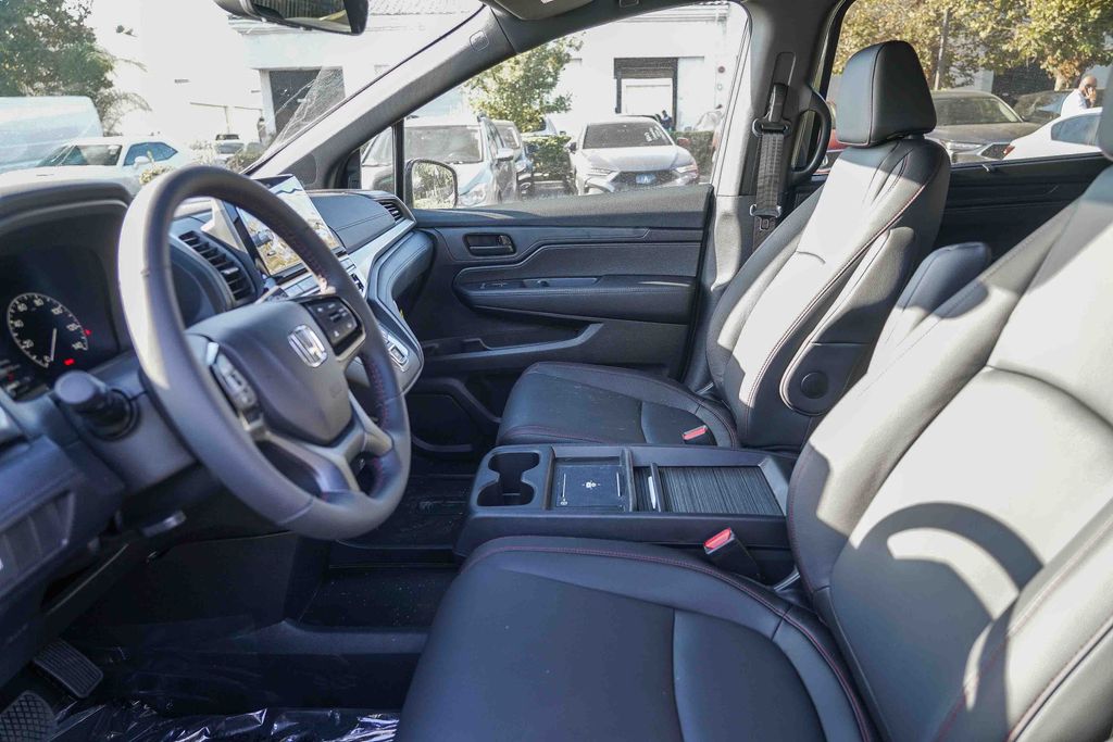 Thumbnail: 2026 Honda Odyssey - 9