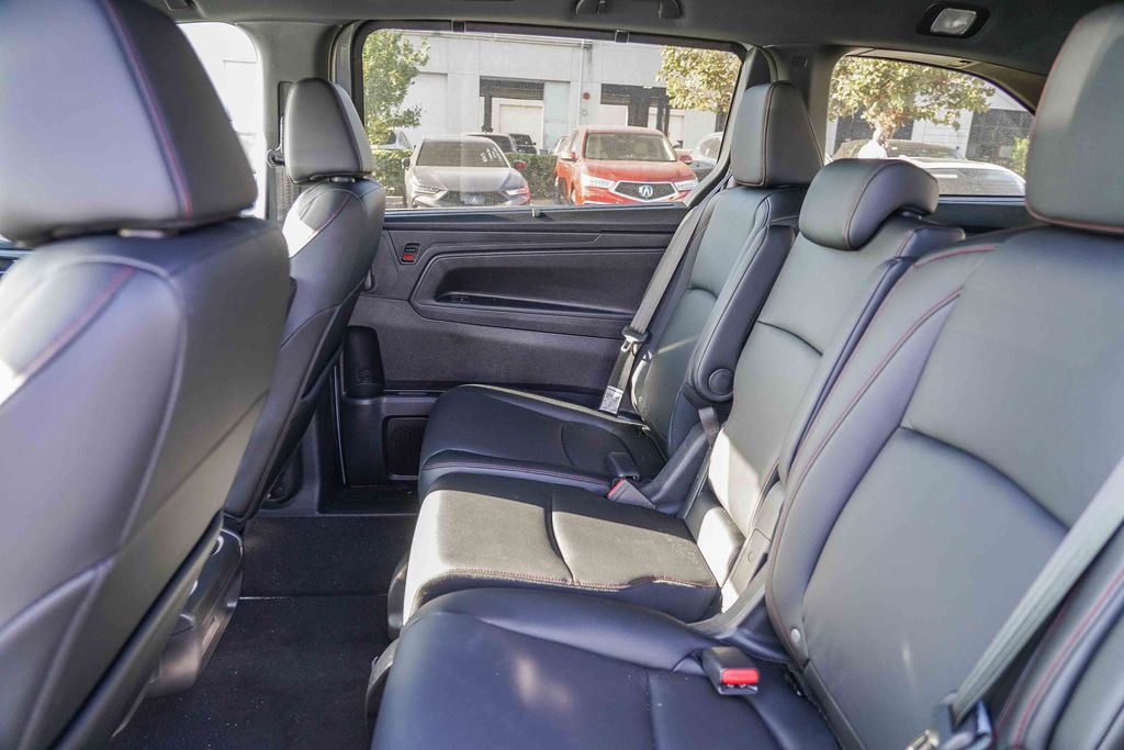Thumbnail: 2026 Honda Odyssey - 10