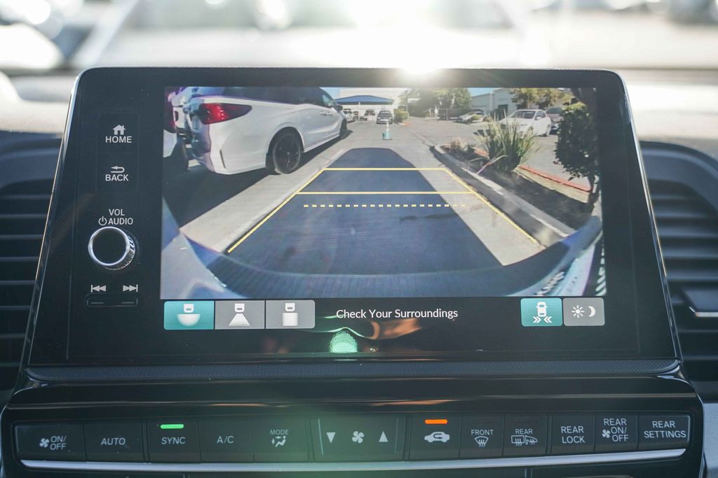Thumbnail: 2026 Honda Odyssey - 21