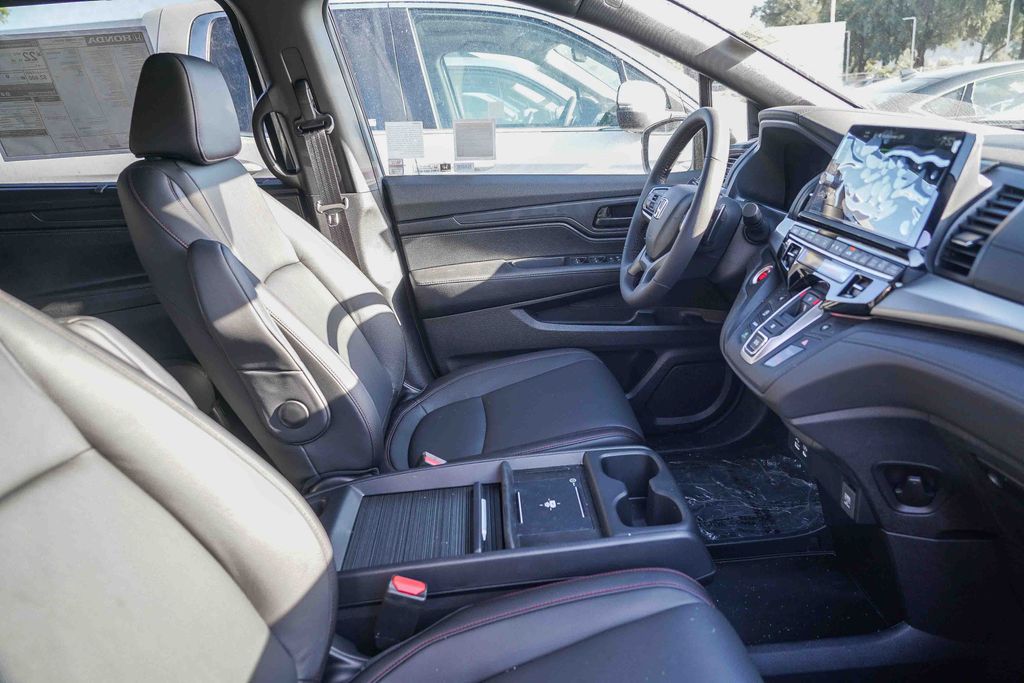Thumbnail: 2026 Honda Odyssey - 8